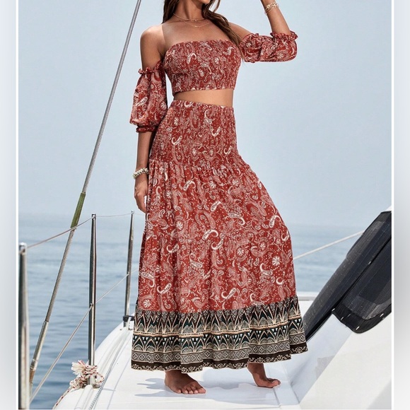 Off Shoulder Paisley Print Crop Top & Ruffle Hem Skirt Set - Picture 3 of 7